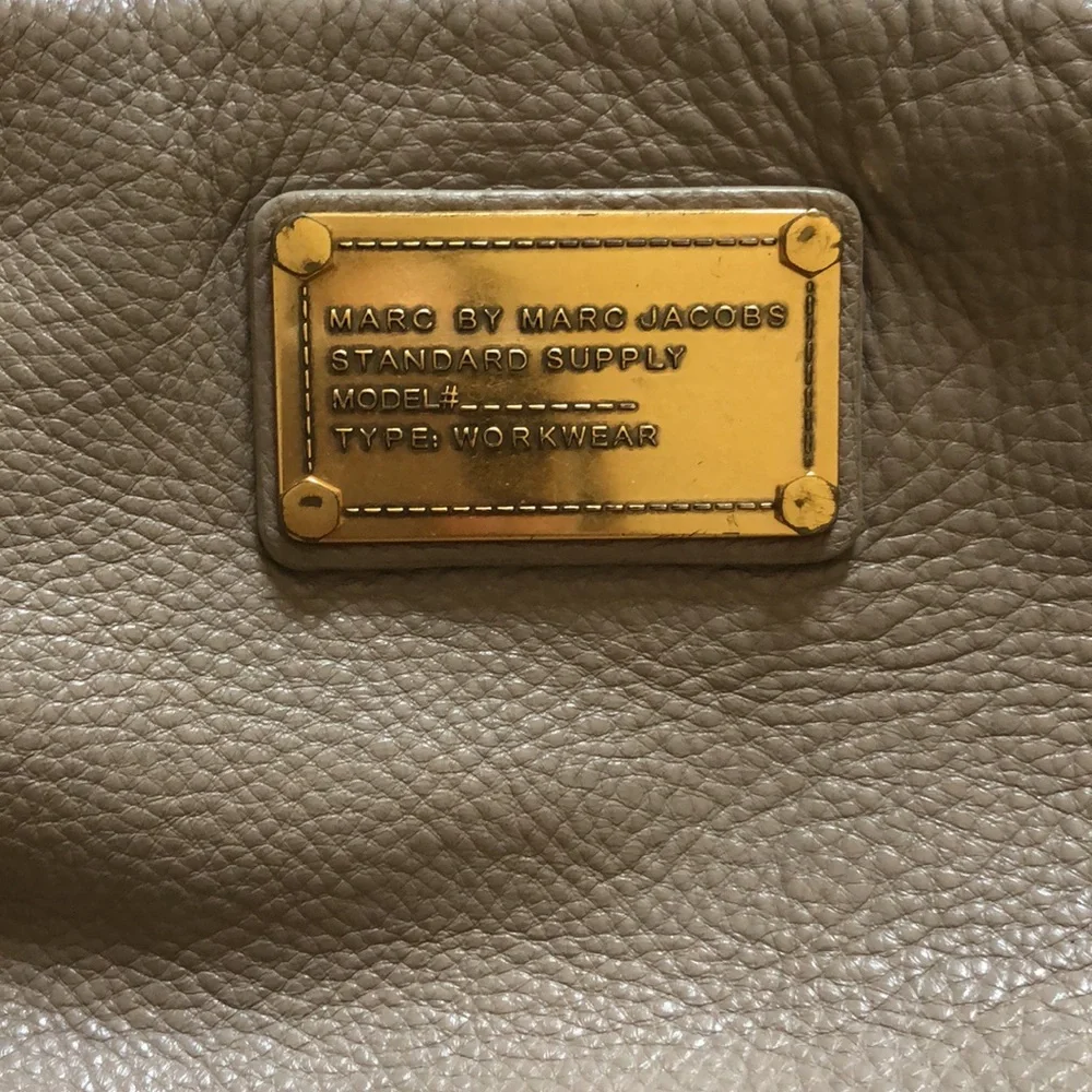 Marc By Marc Jacobs Gray Leather Crossbody Bag - Picture 2 of 3